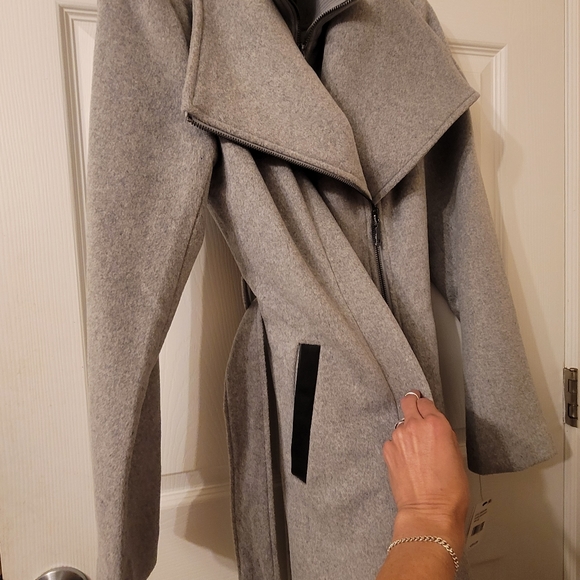 Vince Camuto for Macy's Asymmetrical Wool Coat with black Vegan trim in size xs - Picture 10 of 16